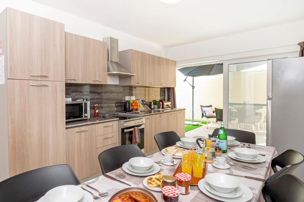 Summer Breeze 3 Bedroom Family Maisonette With Sunny Terrace In Mellieha - By Getawaysmalta المظهر الخارجي الصورة
